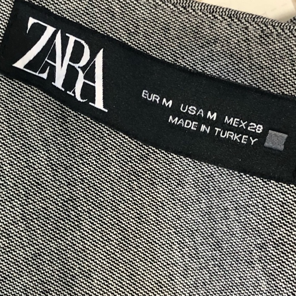 Zara Gray One-Shoulder Buttoned Vest - Picture 3 of 3